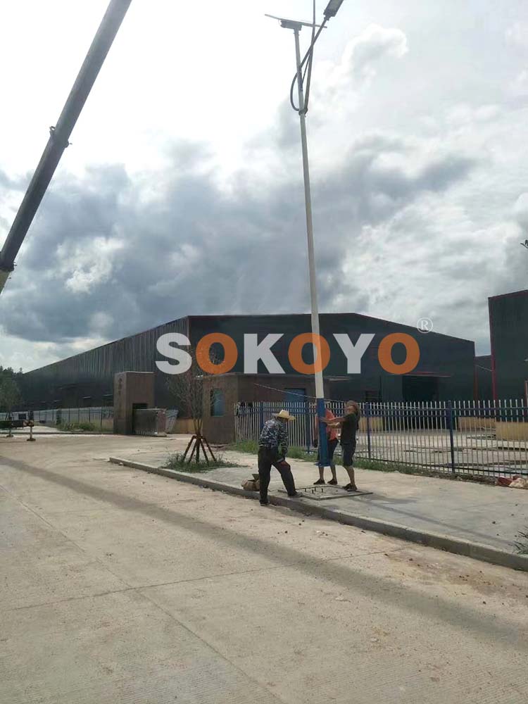 福建南平光澤縣某道路太陽能路燈成功亮燈